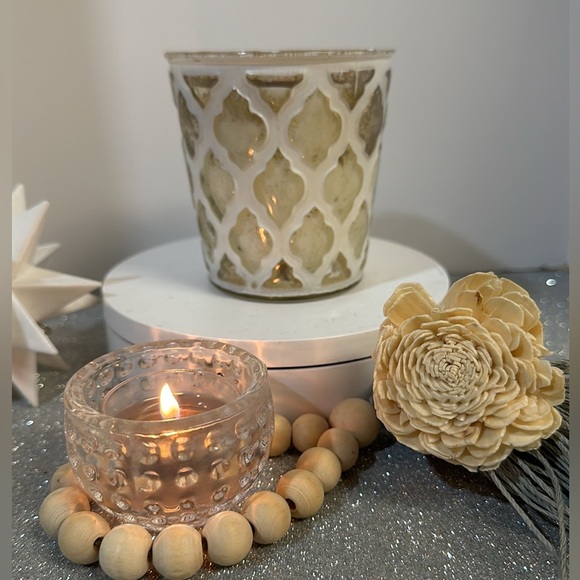 BEAUTY, SCENT UNLEASHED LLC LUXURY HAND POURED SCENTED CANDLES - Picture 1 of 4